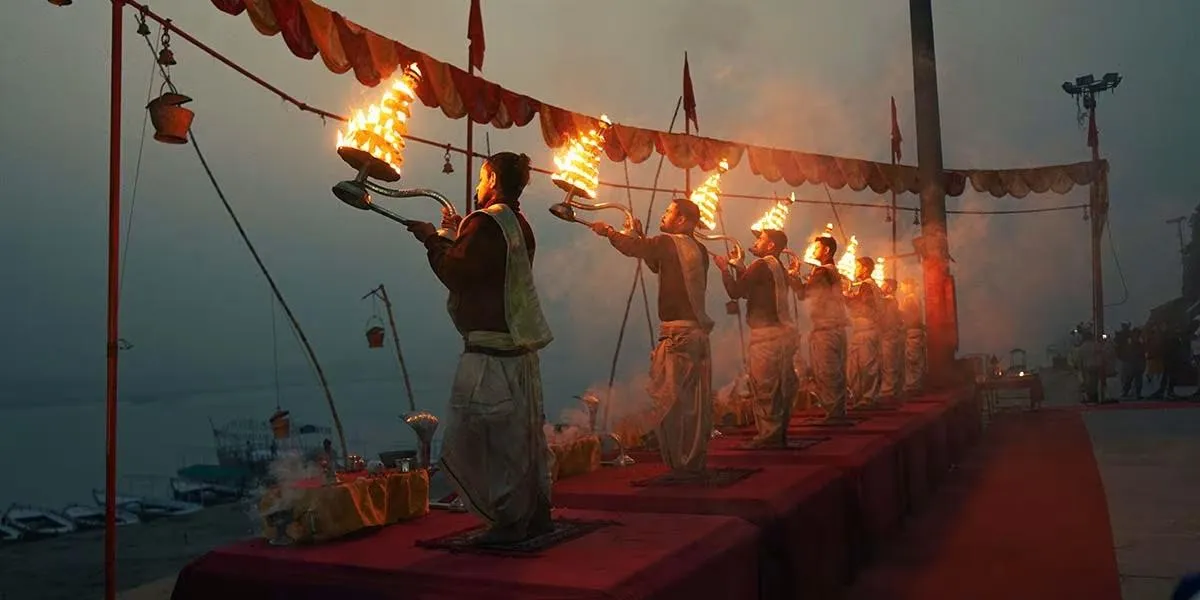 Suggested Varanasi Itinerary with Tempo Traveller